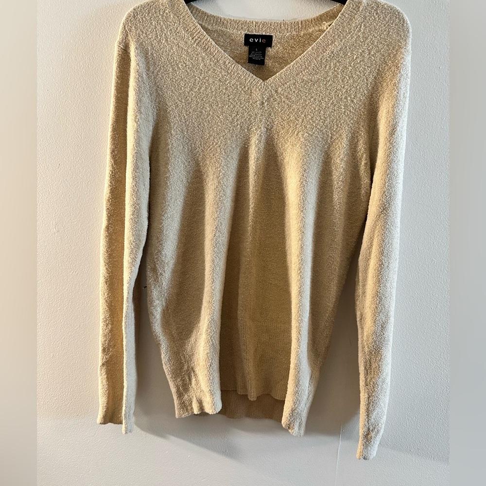 EVIE Cream V-Neck Sweater